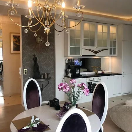 דירה The Royal Romantic Getaway