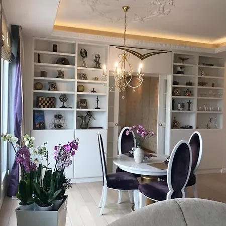 The Royal Romantic Getaway Apartment Warsaw