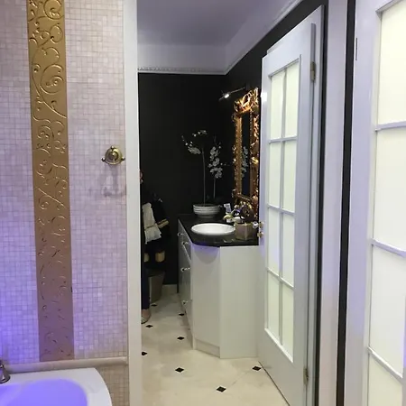 The Royal Romantic Getaway דירה ורשה